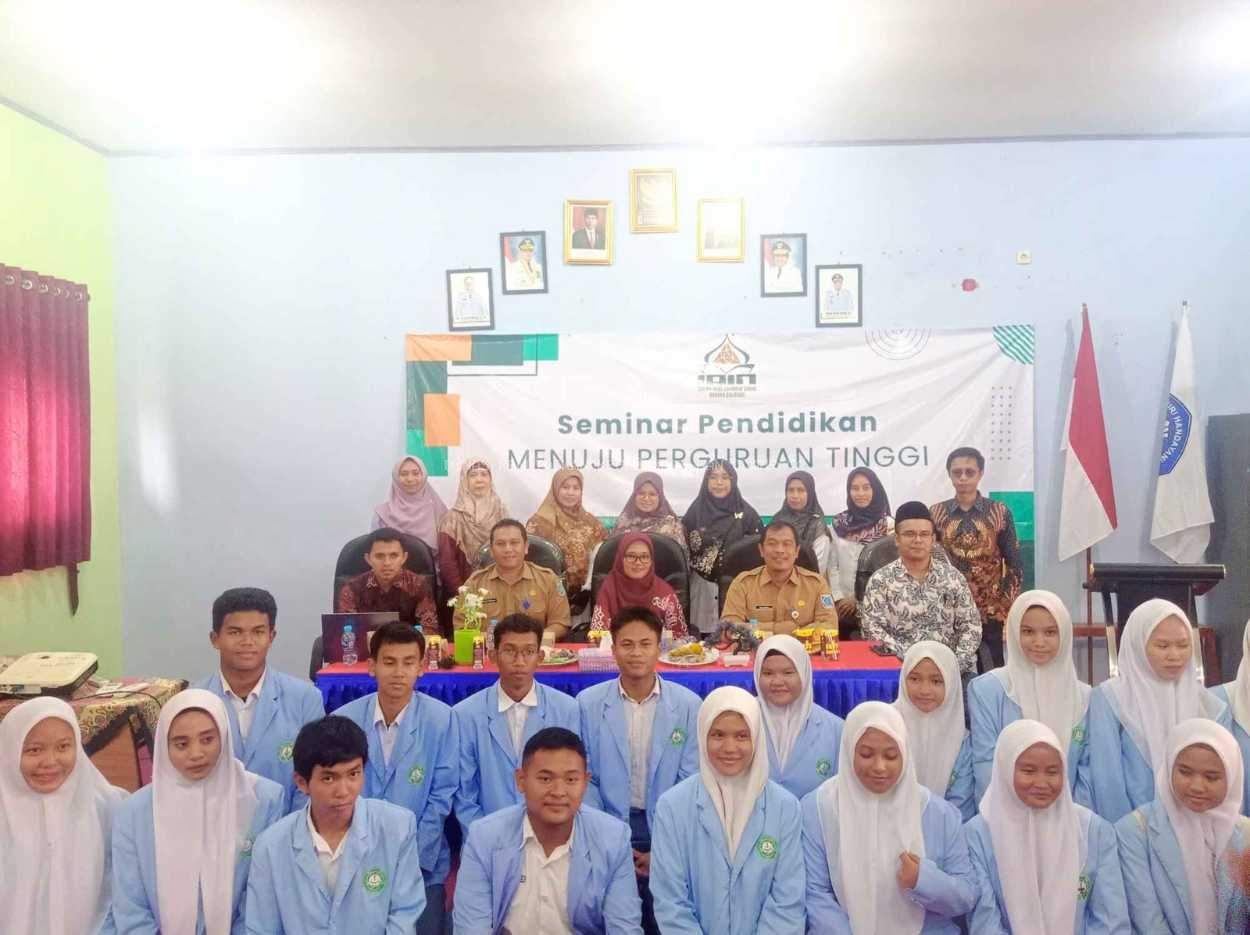 Fakultas Tarbiyah IAIN SAS Babel Gelar Seminar Pendidikan di SMKN 1 Mentok